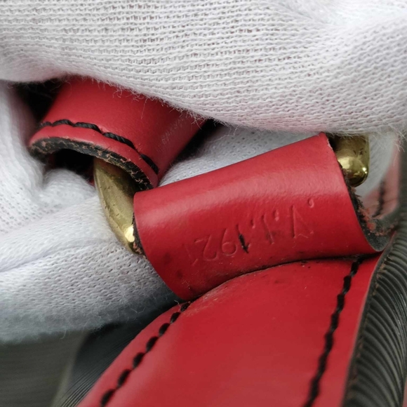 Louis VuittonLouis Vuitton Bi-color Epi Leather Noe Shoulder Bag - Picture 12 of 12